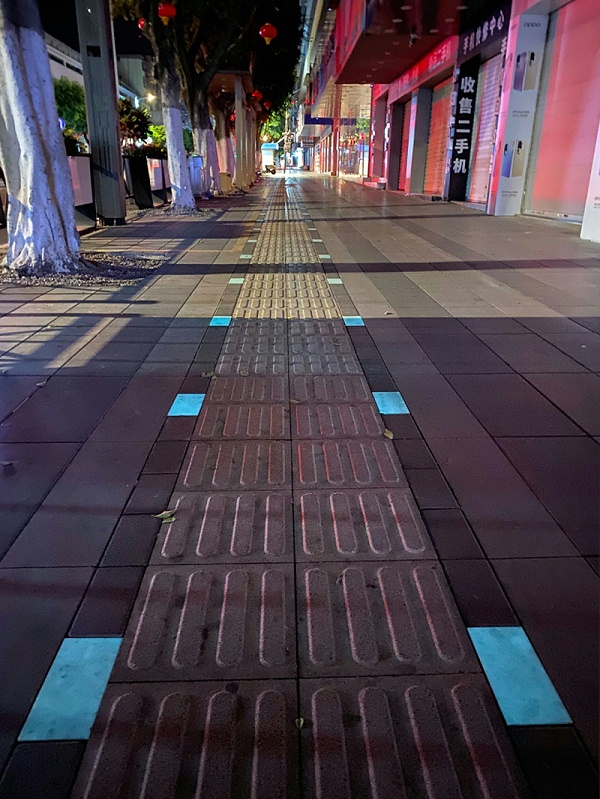 道路改造夜光板