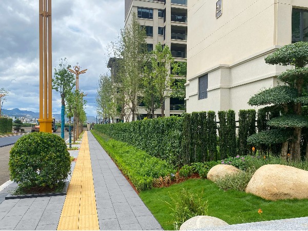 开远里仁和庭外围市政道路建设项目采用筑辉仿石透水PC砖